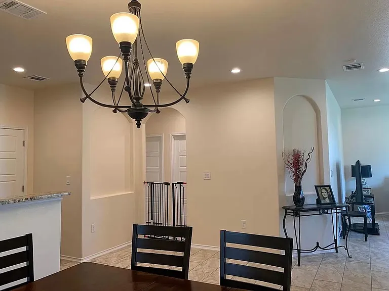 5981 Midcrown Dr — Photo 6