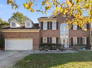 4800 Oak Bend Ct, Charlotte, NC 28215