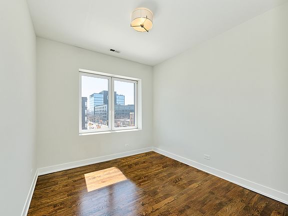 2nd image of 5139 N Broadway St APT 304