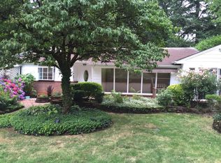 805 SW Country Club Rd, Lake Oswego, OR 97034