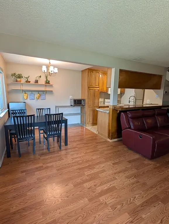 2 bed, 903 sqft, $2,200 — Photo 4