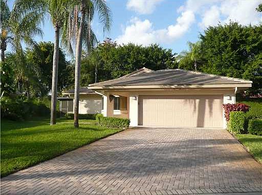 1st image of 4915 Pine Tree Dr
