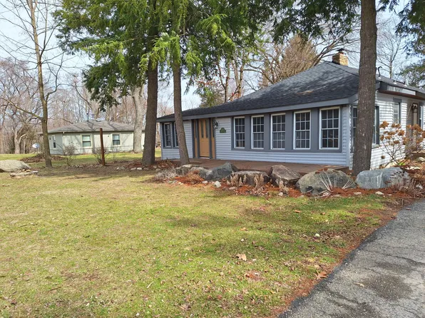 10117 Ogemaw Ct, Pinckney, MI 48169