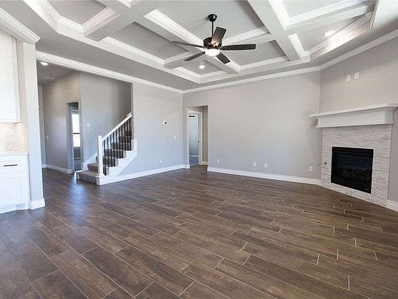 3rd image of 5609 Bixby Creek Dr