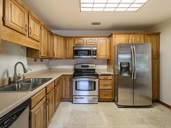 4th image of 3410 S Belcher Dr