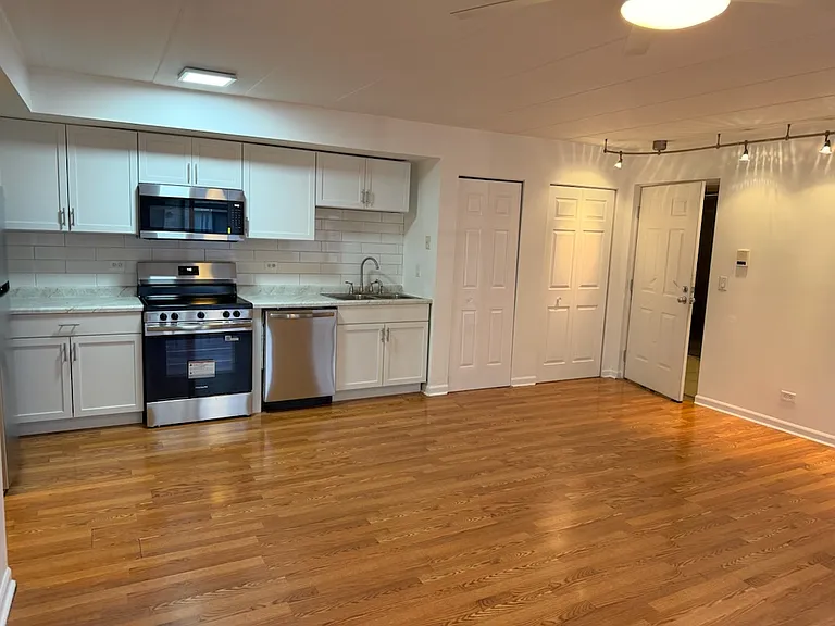 7326 40th St #3D — Photo 4