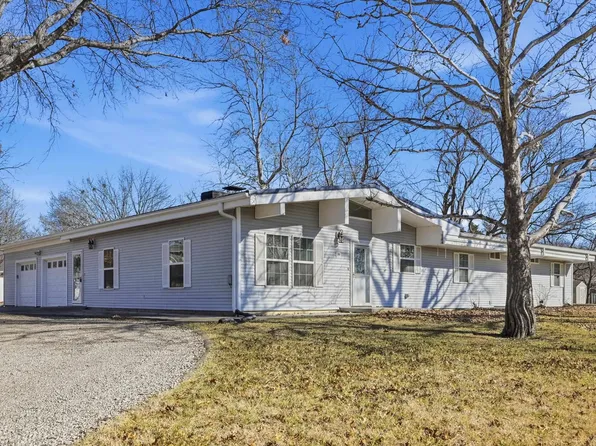 700 Sunset Dr, Osage City, KS 66523