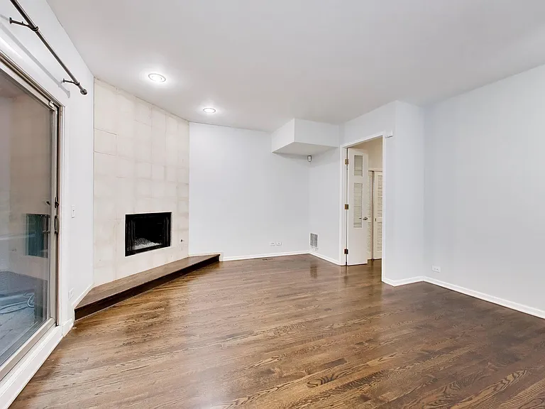171 W Goethe St #B — Photo 5