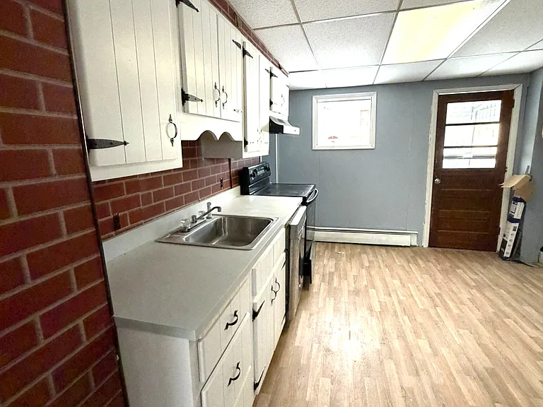1721 Brick Ave — Photo 2