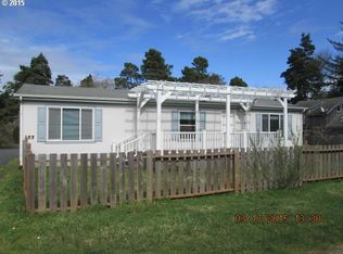 355 15th St SE, Bandon, OR 97411