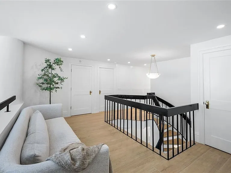 4041 Gulf Shore Blvd N #109 — Photo 16