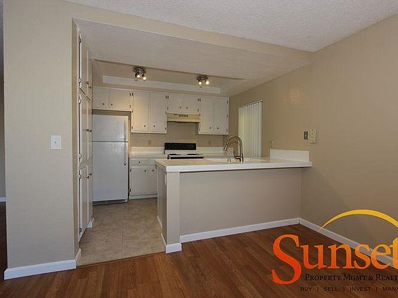 3rd image of 1672 Emerald St APT 7