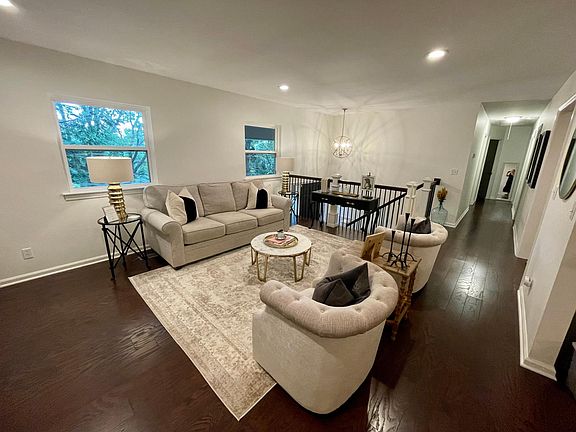 3rd image of 3653 Woodmont Dr