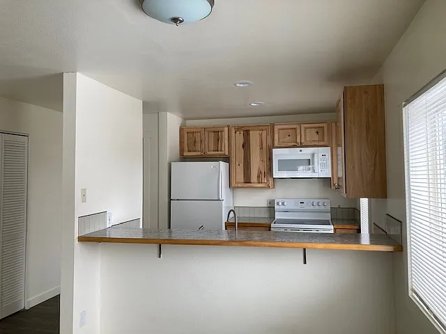Building Photo - 303 W Highland Ave #D