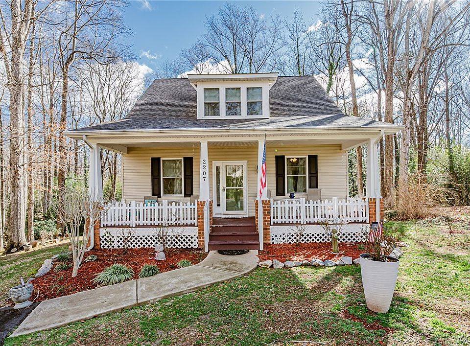 1st image of 2207 Woodmont Dr