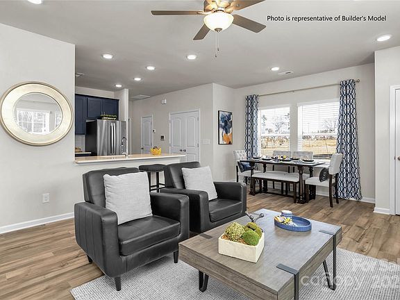 4th image of 1217 Foundry Dr #101