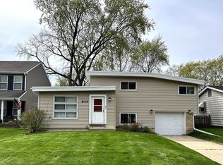 830 4th Ave, Geneva, IL 60134