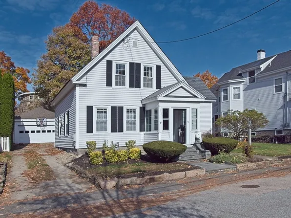 9 Howard Ave, Foxboro, MA 02035