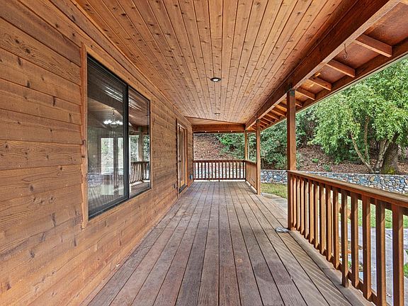 5th image of 8250 Vineyard Oaks Drive