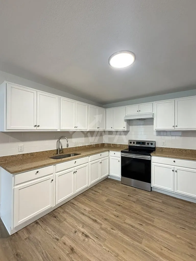 4 bed, 1640 sqft, $2,300 — Photo 4