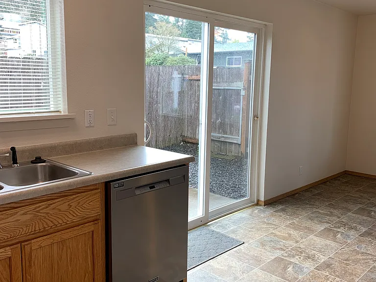 452 Holbrook Ln #A — Photo 13
