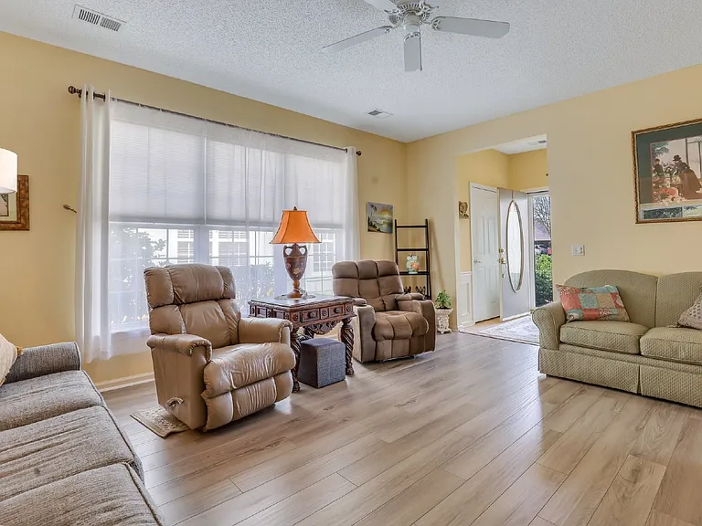 16 Plum Ct — Photo 7