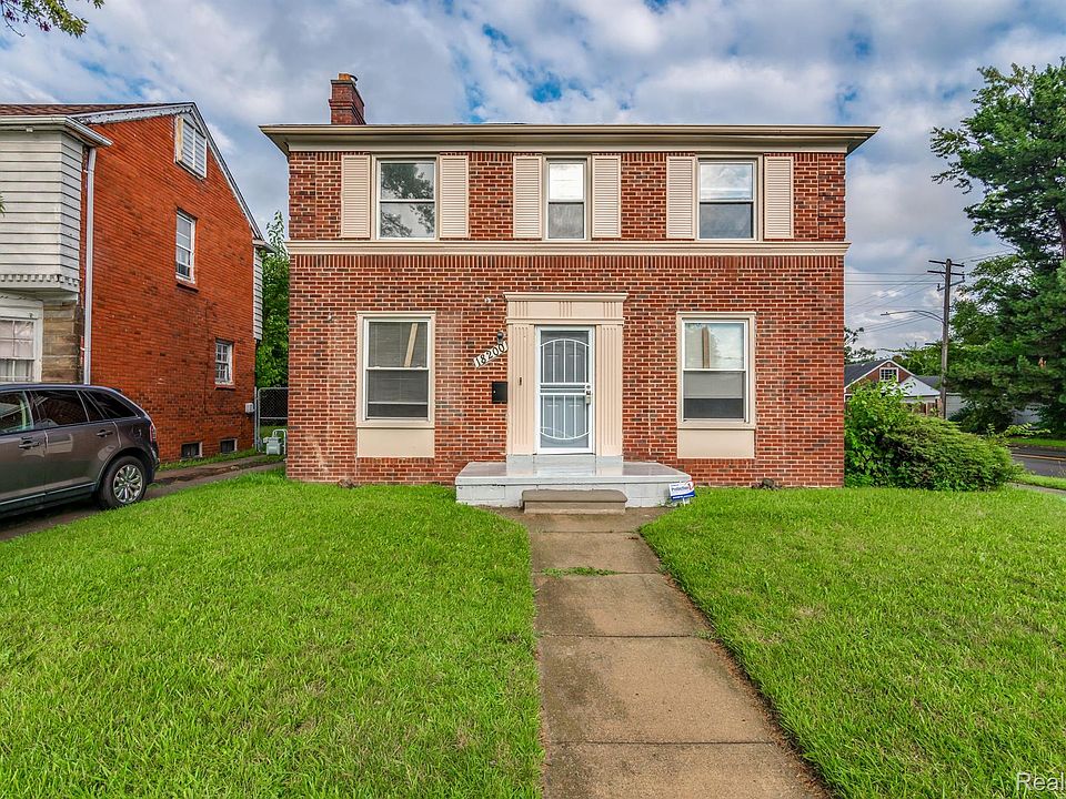 1st image of 18200 Sorrento St