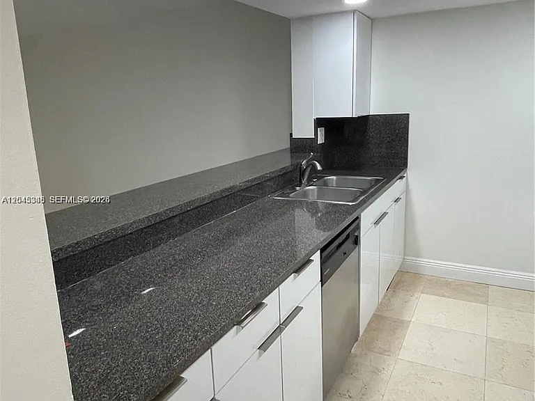 3756 NE 166th St #112 — Photo 9