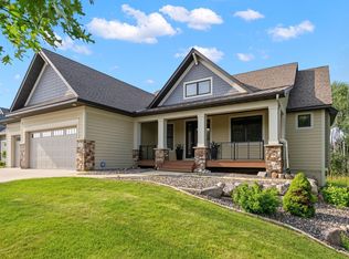 861 Fox Cv, Lino Lakes, MN 55014