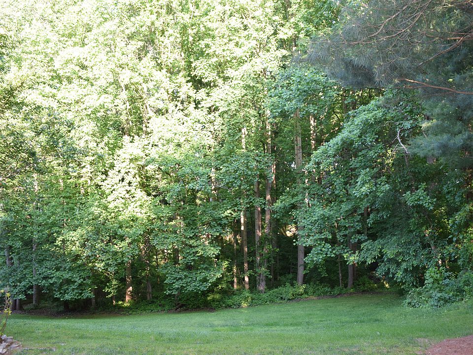 2nd image of 9573 Camelot Ct