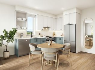 3226 Shelbourne St #110, Saanich, BC V8P5G8