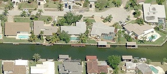 five houses from Banana R.