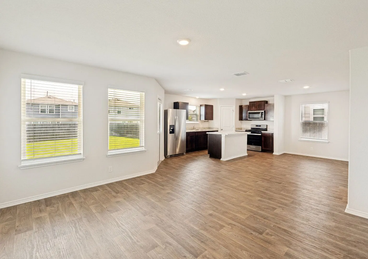 Beautiful 3 BR/2.5 bath home in Valley Ranch! — Photo 3