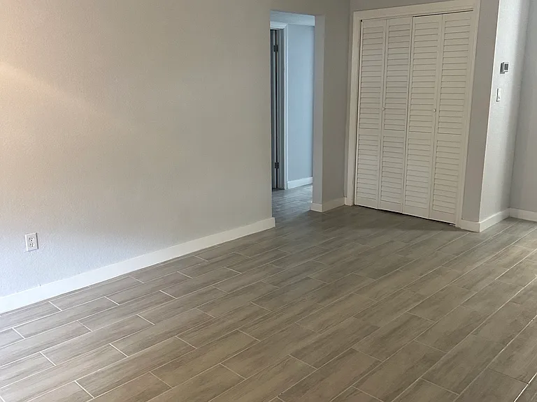 208 Danube Ave #104 — Photo 4
