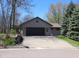 9 Grandview Dr, Estherville, IA 51334