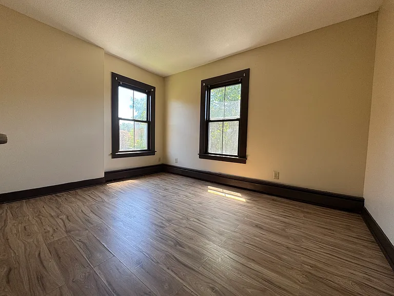 52-54 Alden St #202 — Photo 9