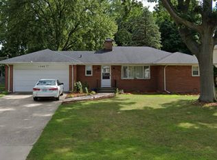 1748 Millbrook St SE, Grand Rapids, MI 49508