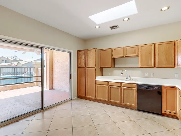 9047 W Port Royale Ln — Photo 8