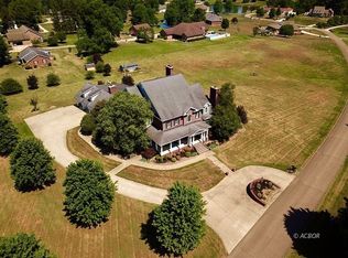 55 Pineview Dr, Gallipolis, OH 45631