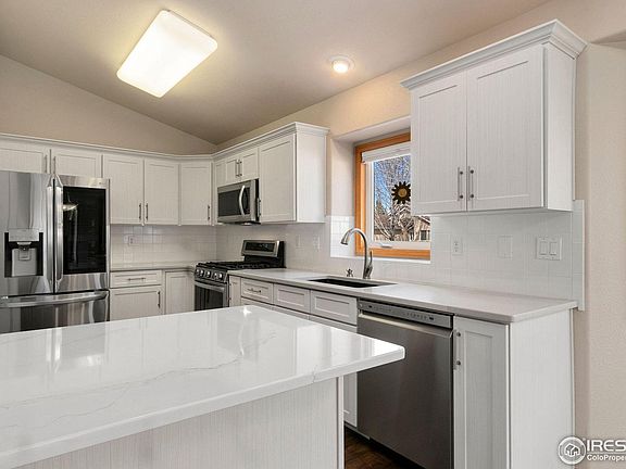 5th image of 3982 Blackstone Ct