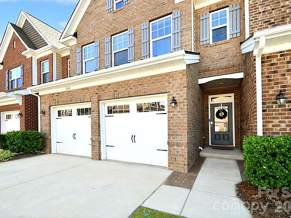 2nd image of 104 Burlingame Ct Unit B