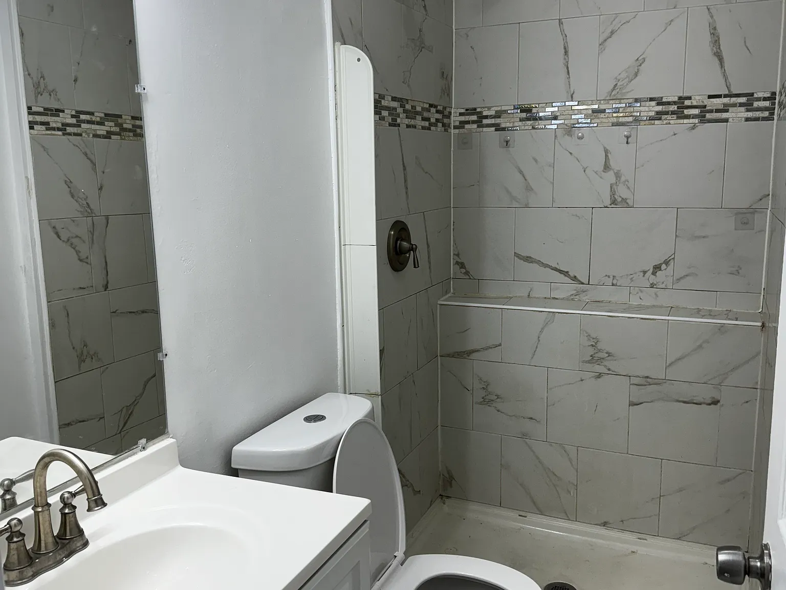 2 bed, 821 sqft, $2,450 — Photo 3