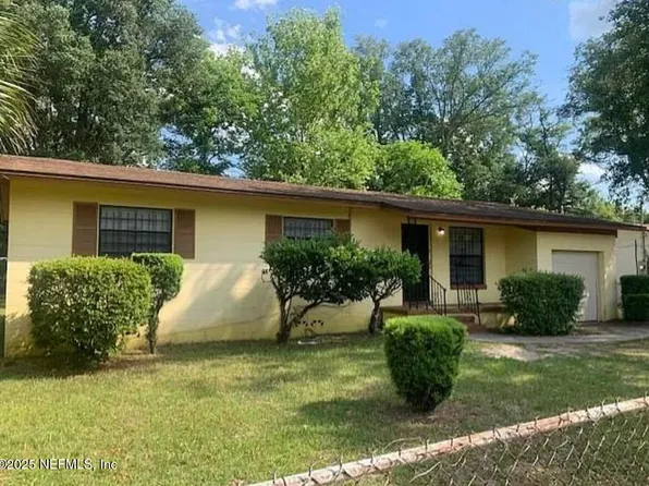 3962 Winton Dr, Jacksonville, FL 32208