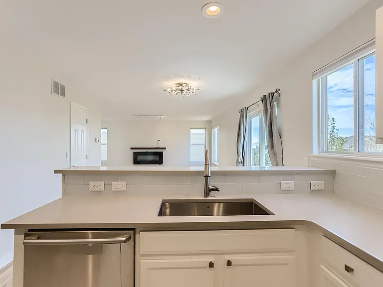 5702 Blue Mountain Cir — Photo 9