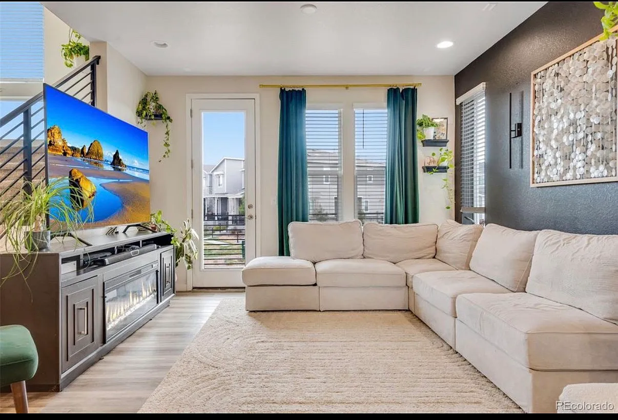 2 bed, 1800 sqft, $3,500 — Photo 4