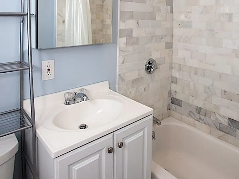147 Columbia St #2 — Photo 4