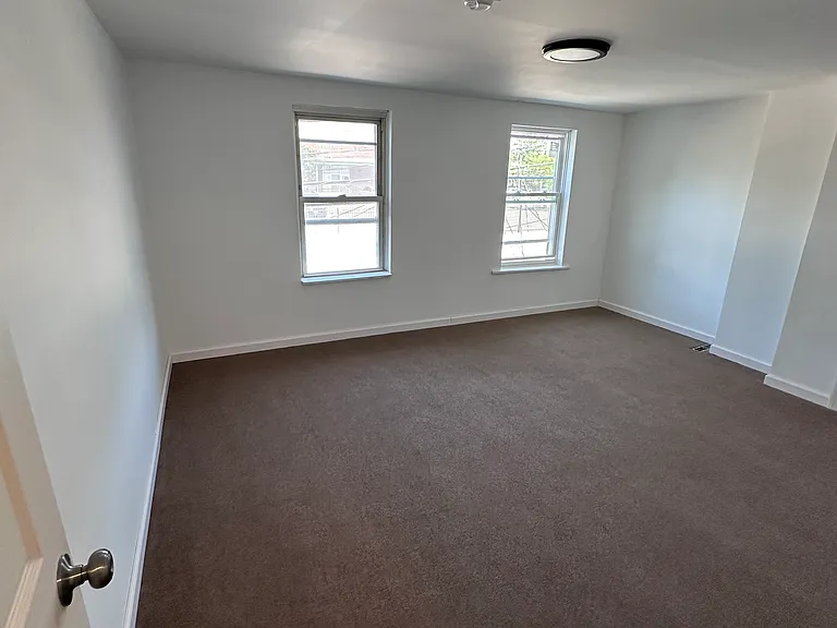 811 S Warren St — Photo 13