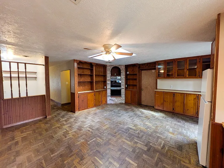 770 Peyton Dr — Photo 6