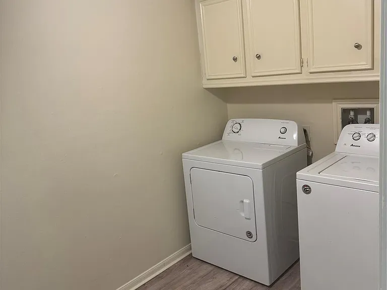 20111 Yorkway Dr — Photo 12