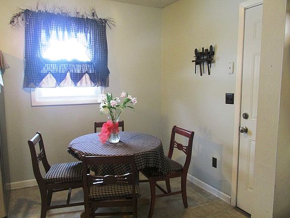 2nd image of 2137 Steadman St